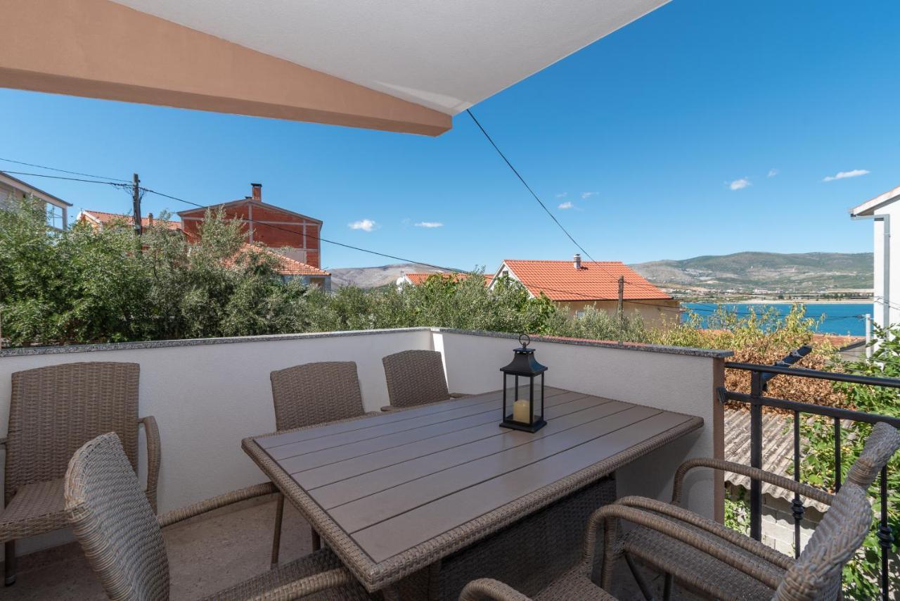 Apartment Gagula With Jacuzzi Trogir Exterior photo